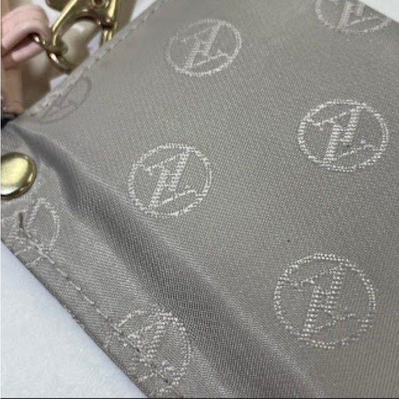 Adrienne Vittadini Soft Pink Wristlet Clutch - Picture 6 of 12